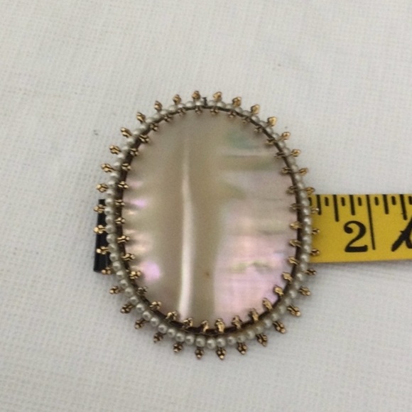 Woman’s Vintage Abalone Shell Brooch with pearls can also be worn on a chain. - Picture 3 of 4